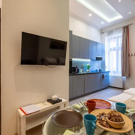 Center Paulay Ede Street 1br Apartment *